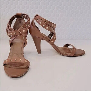ISOLA DAMAR BROWN HEELED SANDAL WRAP AROUND STRAPS WITH GROMMET DETAIL SIZE 7.5